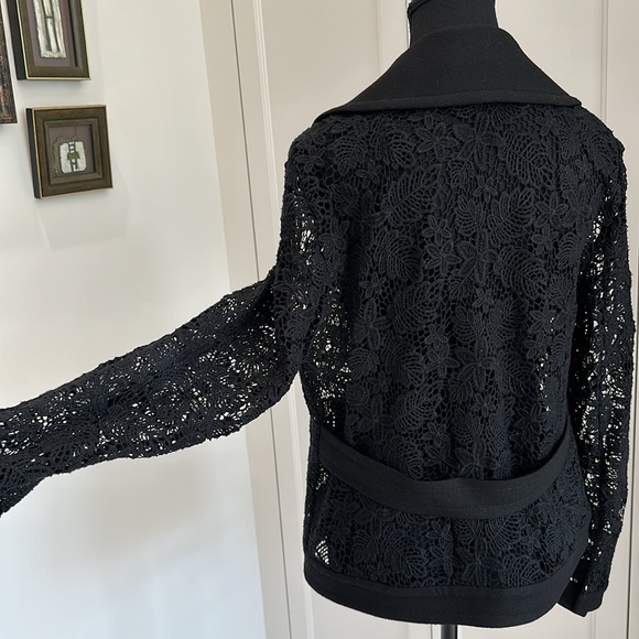 Vintage black Elie Tahari blazer, size Medium - Picture 4 of 5